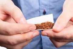 Τα άφιλτρα τσιγάρα οδηγούν γρηγορότερα στο θάνατο -Νέα έρευνα