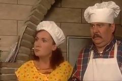 «Κανέλα» και «Λευτέρης»: Έτσι αποφάσισαν να μας ανακοινώσουν την επιστροφή του «Καφέ της Χαράς»