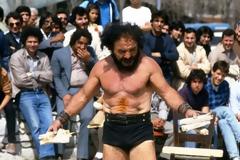 Πέθανε ο θρυλικός μασίστας Σαμψών