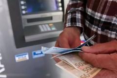 «13η σύνταξη»: Άφησαν στο... περίμενε τους δικαιούχους προσωρινής σύνταξης