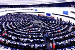 Πόσα παίρνει ένας ευρωβουλευτής – Να γιατί όλα αυτά τα κονταροχτυπήματα