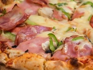 Φωτογραφία για Υπάλληλος αποκαλύπτει τα 4 μυστικά που οι εταιρείες πίτσας δεν μας λένε