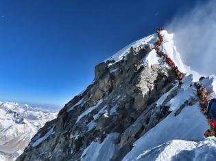 Φωτογραφία για Έβερεστ: Δέκατος ορειβάτης χάνει τη ζωή του σε δύο μήνες
