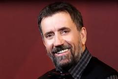 Σπύρος Παπαδόπουλος για «Στην υγειά μας ρε παιδιά»: «με κουράζει πάρα πολύ ότι τόσα χρόνια δεν...»