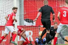 Διαιτητής μέτρησε γκολ που πέτυχε ο...ίδιος!