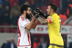 Συμπαίκτες ξανά Σιόβας και Ρομπέρτο