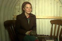 Γιατί αυτή η γυναίκα ζει μόνιμα στο 1939