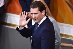 «Επεσε» η κυβέρνηση Κουρτς στην Αυστρία