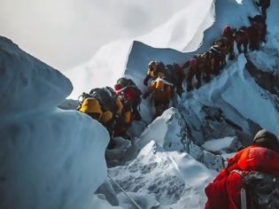 Φωτογραφία για Aμερικανός ορειβάτης έχασε τη ζωή του κατά την κατάβαση από το Έβερεστ