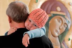 Αναζητώντας μέσα στην ησυχία εκείνη την αγκαλιά της Παναγιάς