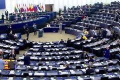 Τι μισθό, επιδόματα, εφάπαξ και μπόνους παίρνουν οι ευρωβουλευτές