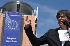 Το Ευρωκοινοβούλιο έριξε «πόρτα» στους εκλεγέντες φυγόδικους Καταλανούς Πουτζντεμόν και Κομίν