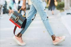 Αρκούν 4.400 βήματα τη μέρα για να μειώσουν τον κίνδυνο πρόωρου θανάτου στις ηλικιωμένες γυναίκες