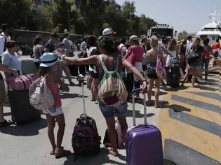 Φωτογραφία για O Έλληνας ξοδεύει 64% λιγότερα χρήματα για διακοπές