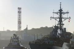 WSJ: «Κόκκινο πανί» για τον Τραμπ ο μακαρίτης Μακέιν - Δεν θέλει καν να βλέπει το πλοίο με το όνομά του!