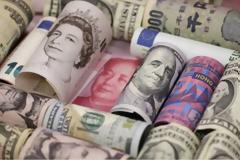 Βρετανία: Προς τη μεγαλύτερη μηνιαία πτώση της εδώ και ένα χρόνο οδεύει η στερλίνα