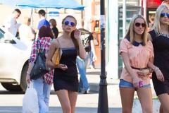 Ρωσική εταιρεία δίνει πριμ στις εργαζόμενες που φορούν φούστα και μακιγιάρονται