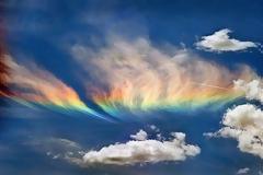 Το ουράνιο τόξο της φωτιάς: Ένα σπάνιο φυσικό φαινόμενο στη Σύρο