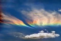 Το ουράνιο τόξο της φωτιάς: Ένα σπάνιο φυσικό φαινόμενο στη Σύρο (Photos)