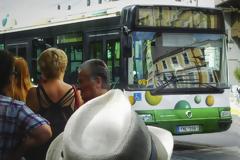 Προεκλογική προκήρυξη από το υπουργείο Μεταφορών: Κάνουν πρόωρο διαγωνισμό για 750 λεωφορεία!