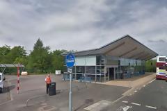 Παντρεμένος αστυνομικός πιάστηκε να κάνει σεξ με γυναίκα ποδοσφαιριστή σε πάρκινγκ (pics)