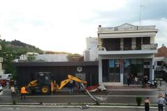 Διδυμότειχο: Καταιγίδα παρέσυρε στέγες, έριξε κολόνα φωτισμού και έσπασε δέντρα