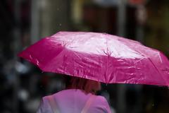 Επαναληπτικές εκλογές με... συννεφιές και βροχές