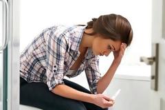 Ερώτηση στον γυναικολόγο: Η έφηβη κόρη μου είναι έγκυος. Θα υπάρξουν επιπλοκές;