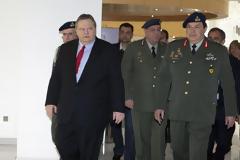 Ποιες εξελίξεις δρομολογεί στο Υπουργείο Άμυνας η αποχώρηση Βενιζέλου από το ΚΙΝΑΛ