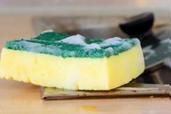 Το ξέρετε ότι το σφουγγαράκι της κουζίνας είναι από τα πιο βρόμικα πράγματα σε ένα σπίτι;