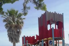 Κίνδυνος θάνατος η παιδική χαρά στην Ιαλυσό - φώτος