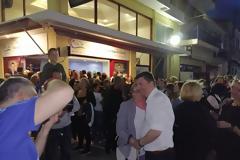 ΑΣΤΑΚΟΣ: Πανηγυρισμοί στο εκλογικό κέντρο του ΓΙΑΝΝΗ ΤΡΙΑΝΤΑΦΥΛΛΑΚΗ