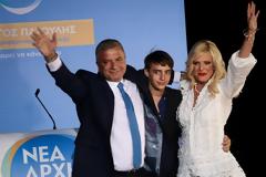 Γιώργος Πατούλης: Αποθέωση στο εκλογικό του κέντρο