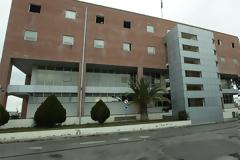 Απόδραση-θρίλερ από το Μεταγωγών: Τέσσερις κρατούμενοι πήραν όπλα και περιπολικό από αστυνομικούς