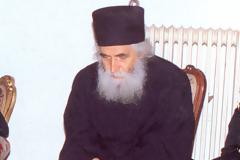 Ο άγιος Παΐσιος ανακαινίζει τη Μονή Στομίου Κονίτσης