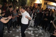 Ο «πρωταθλητής» δήμαρχος ΓΙΑΝΝΗΣ ΤΡΙΑΝΤΑΦΥΛΛΑΚΗΣ και το ζεϊμπέκικο, έγινε πρώτο θέμα σε όλα τα ΜΜΕ