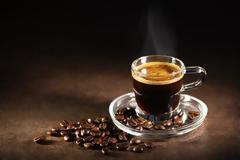 Ρουφάτε άφοβα: Μέχρι 25 κούπες τη μέρα είναι ΟΚ για την καρδιά (λέει η Επιστήμη)