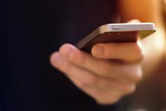 3 οφέλη που θα δεις στον οργανισμό σου, αν αποχωριστείς για μια βδομάδα το κινητό σου