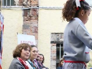 Φωτογραφία για Η δήμαρχος της Πόλης του Μεξικού αποφάσισε: Αν θέλουν τα αγόρια να φοράνε φούστες