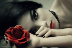 Η γυναίκα που σέβεται τον εαυτό της, διαγράφει και προχωρά