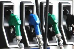 Το μεγάλο κόλπο με τις τιμές της αμόλυβδης που πληρώνουμε ακριβά