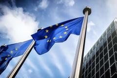 Γιατί αποδοκιμάζει η Κομισιόν τις μειώσεις Τσίπρα στον ΦΠΑ