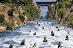 «Στόλος» από τζετ σκι διασχίζει τον Ισθμό της Κορίνθου