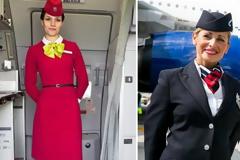 Γιατί οι αεροσυνοδοί έχουν πάντα τα χέρια πίσω όταν υποδέχονται τους επιβάτες;