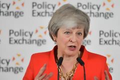 Τέλος εποχής για τη Μέι - Η Βρετανία αποχαιρετά την πρωθυπουργό που «έκανε ό,τι μπορούσε»