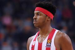 Ο Μπλατ αποφασίζει για τους ξένους του Ολυμπιακού