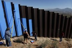 Αμερικανοί στρατιώτες θα βάψουν το τείχος στα σύνορα με το Μεξικό..