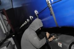 Έκαναν οκτώ κλοπές και «ρούφηξαν» πάνω από έξι τόνους πετρέλαιο