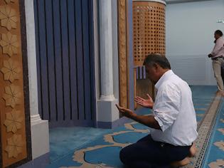 Φωτογραφία για Mουσουλμάνοι προσευχήθηκαν για πρώτη φορά μέσα στο τέμενος της Αθήνας (pics)