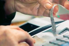 ΑΑΔΕ: Αυτά τα τρόφιμα παραμένουν στον ΦΠΑ 24%